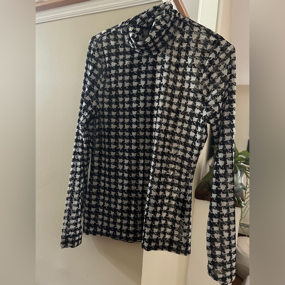 White House Black Market Black and White Houndstooth Print Mesh Top